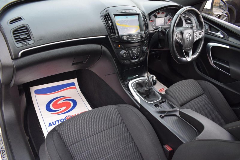 VAUXHALL INSIGNIA