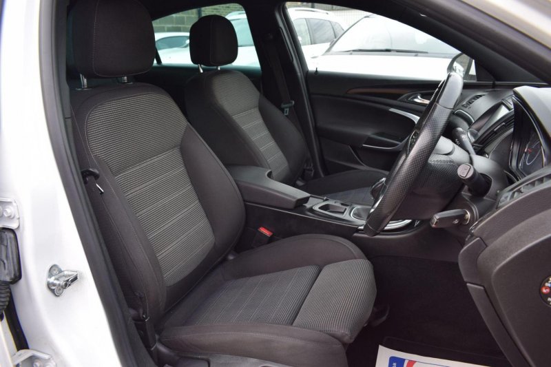 VAUXHALL INSIGNIA