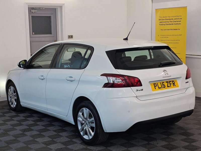 PEUGEOT 308