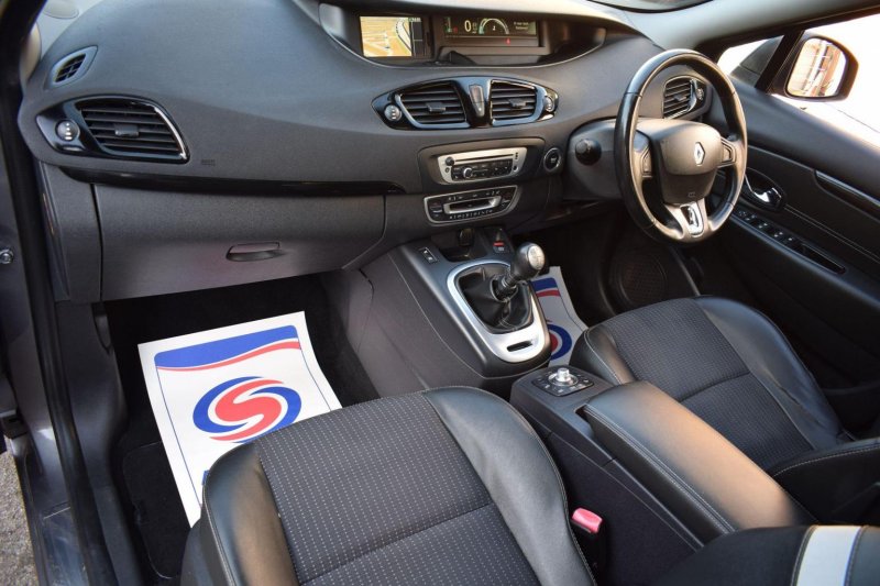 RENAULT GRAND SCENIC