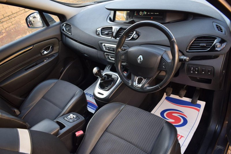 RENAULT GRAND SCENIC