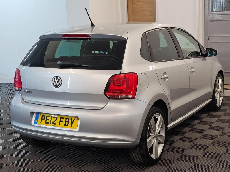 VOLKSWAGEN POLO