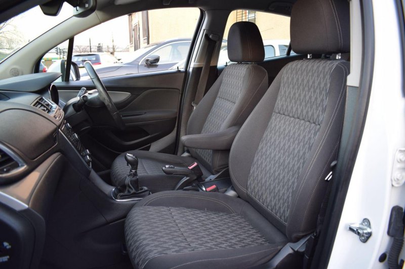 VAUXHALL MOKKA