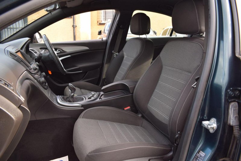 VAUXHALL INSIGNIA
