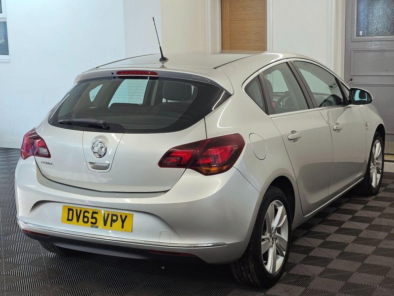VAUXHALL ASTRA