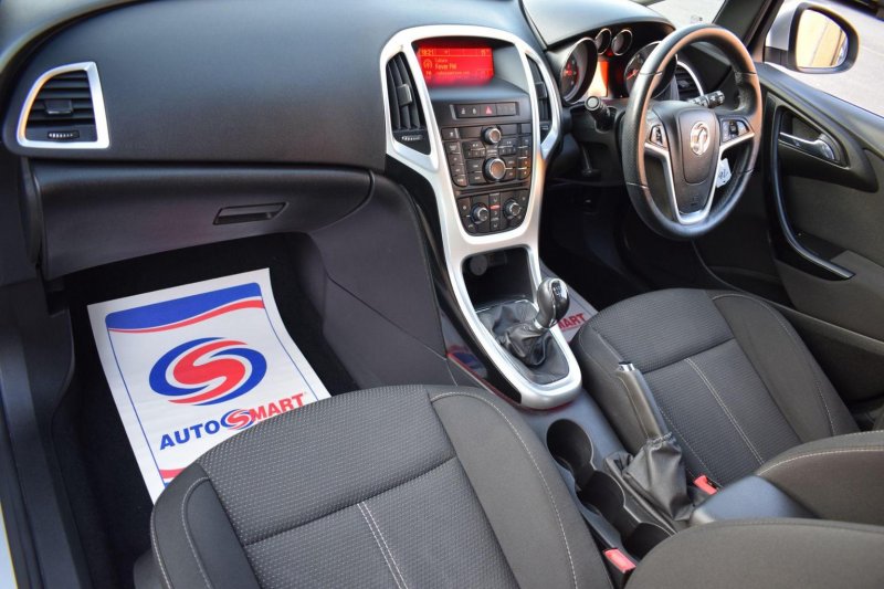 VAUXHALL ASTRA