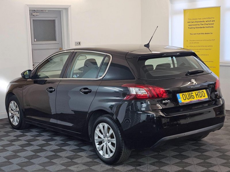 PEUGEOT 308