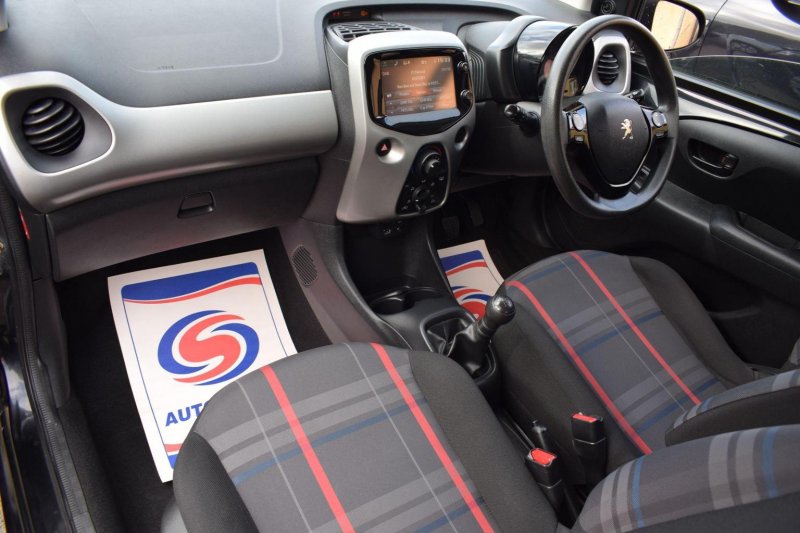 PEUGEOT 108
