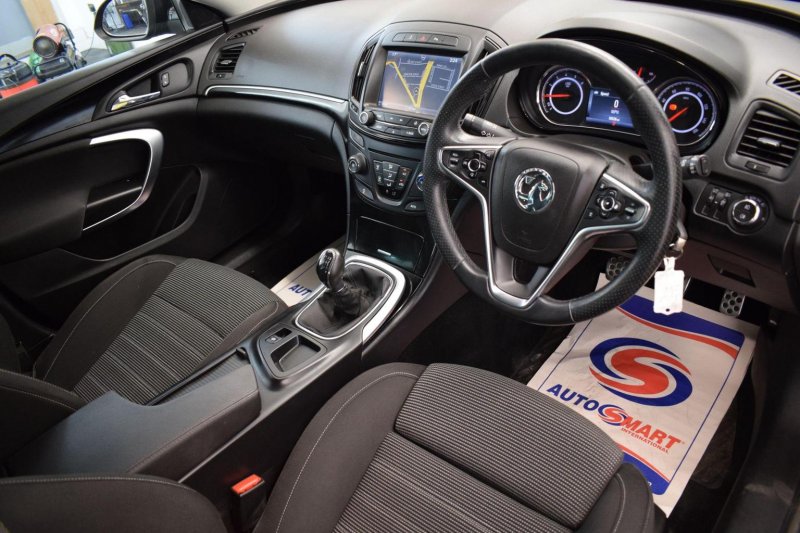 VAUXHALL INSIGNIA