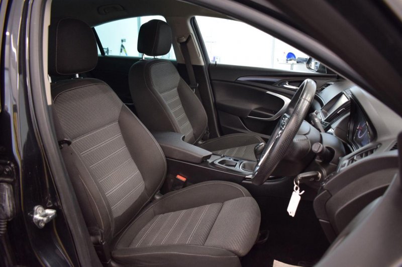 VAUXHALL INSIGNIA