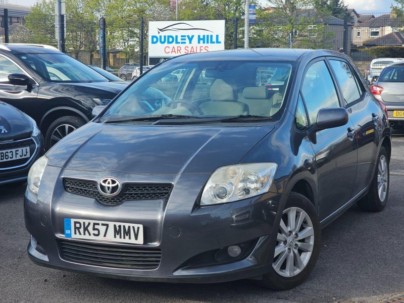 TOYOTA AURIS