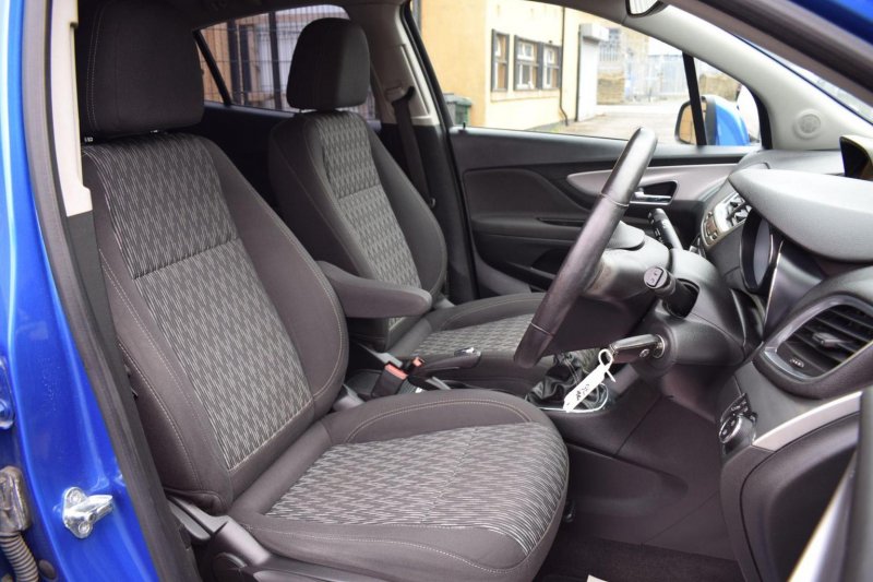 VAUXHALL MOKKA