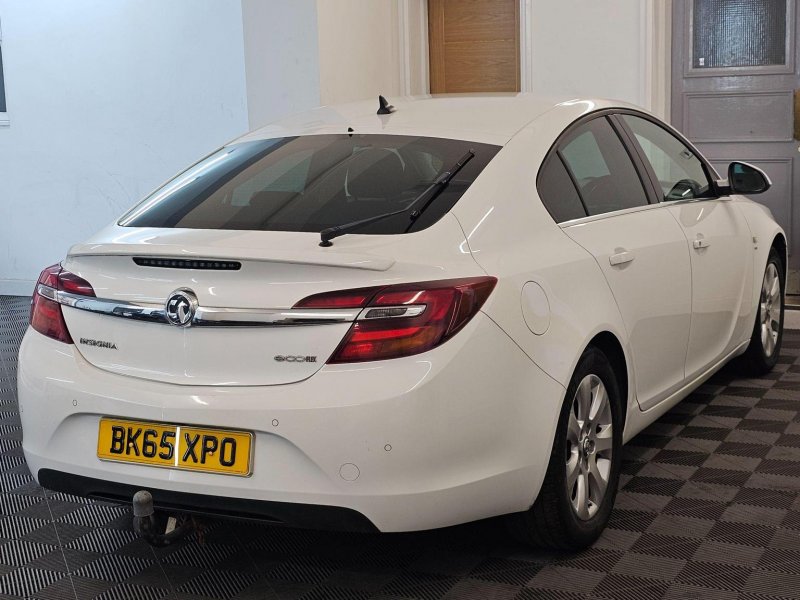 VAUXHALL INSIGNIA