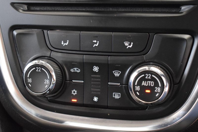 VAUXHALL MOKKA