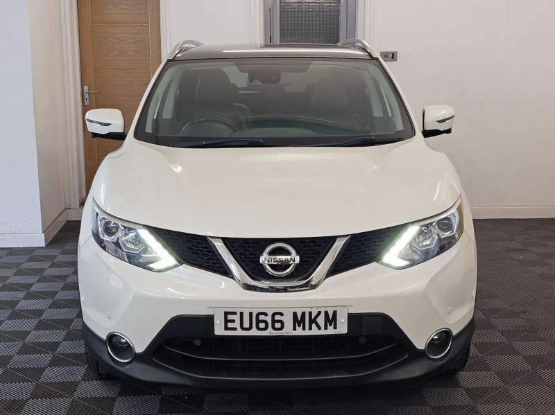 View NISSAN QASHQAI 1.5 dCi Tekna 2WD Euro 6 (s/s) 5dr
