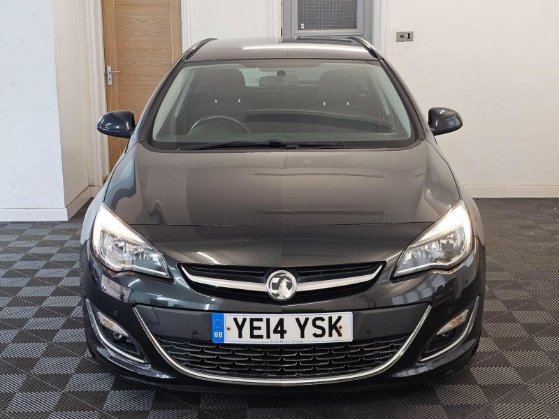 View VAUXHALL ASTRA 2.0 CDTi SRi Sports Tourer Auto Euro 5 5dr