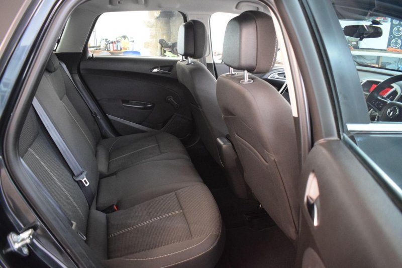 VAUXHALL ASTRA