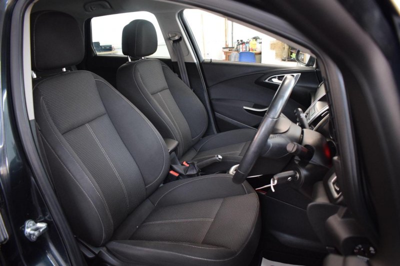 VAUXHALL ASTRA