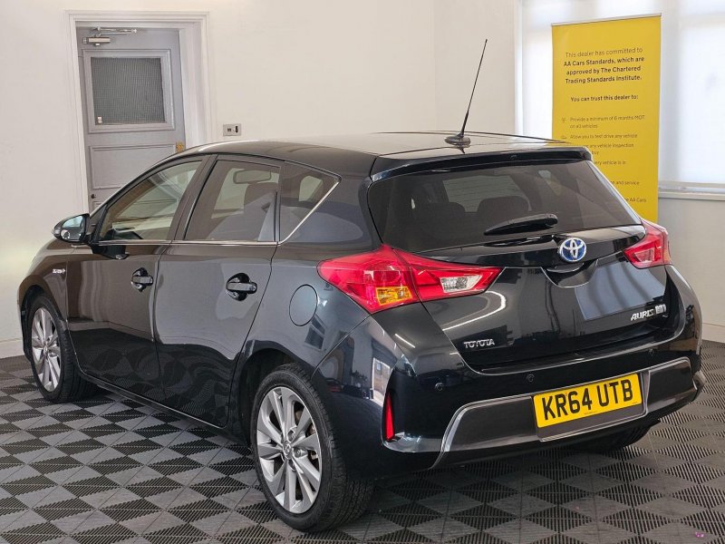 TOYOTA AURIS