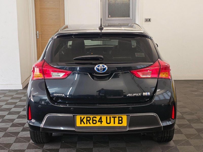 TOYOTA AURIS