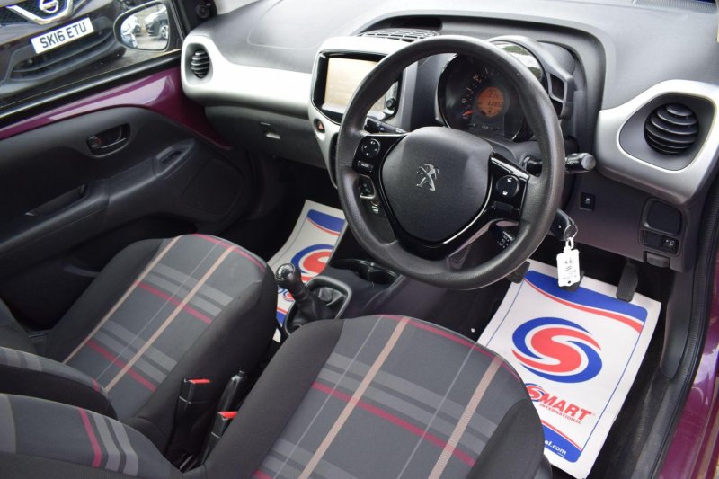 PEUGEOT 108