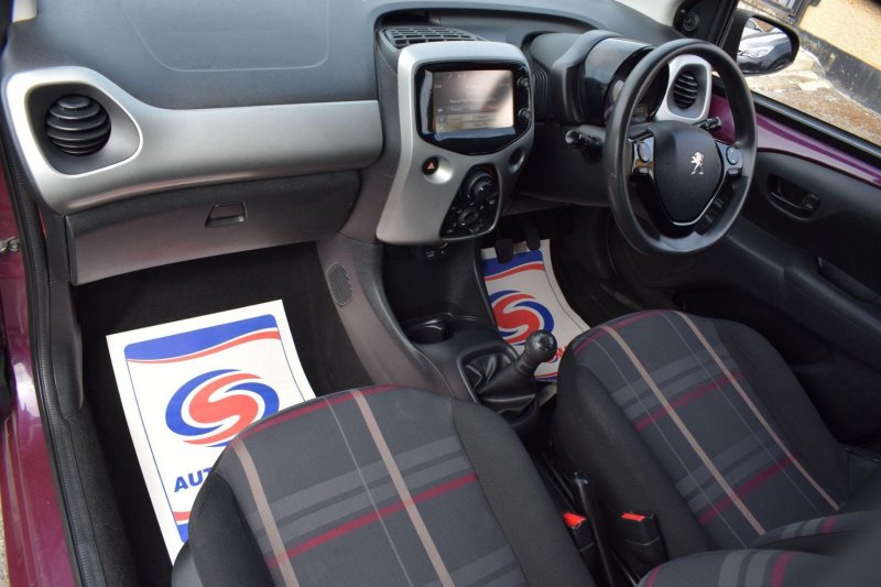 PEUGEOT 108