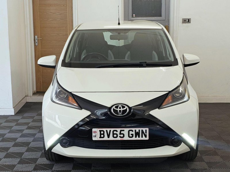 View TOYOTA AYGO 1.0 VVT-i x-play Euro 5 5dr Euro 5