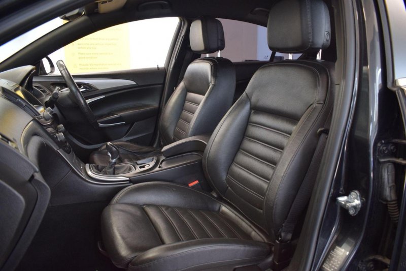 VAUXHALL INSIGNIA