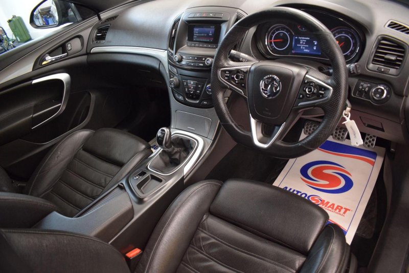 VAUXHALL INSIGNIA