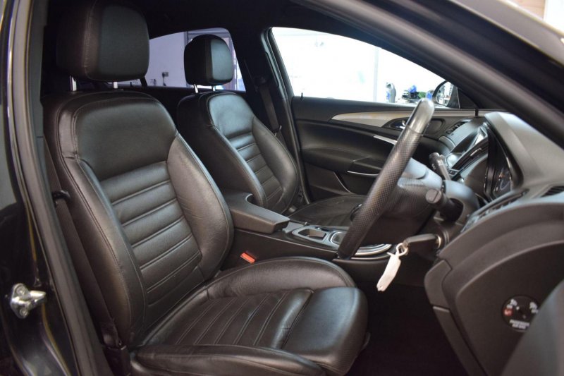 VAUXHALL INSIGNIA