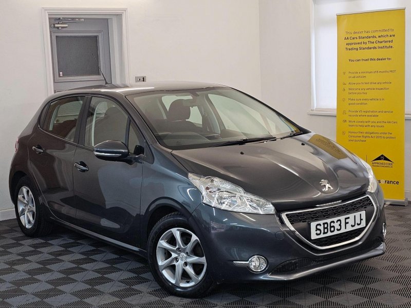 View PEUGEOT 208 1.4 HDi Active Euro 5 5dr