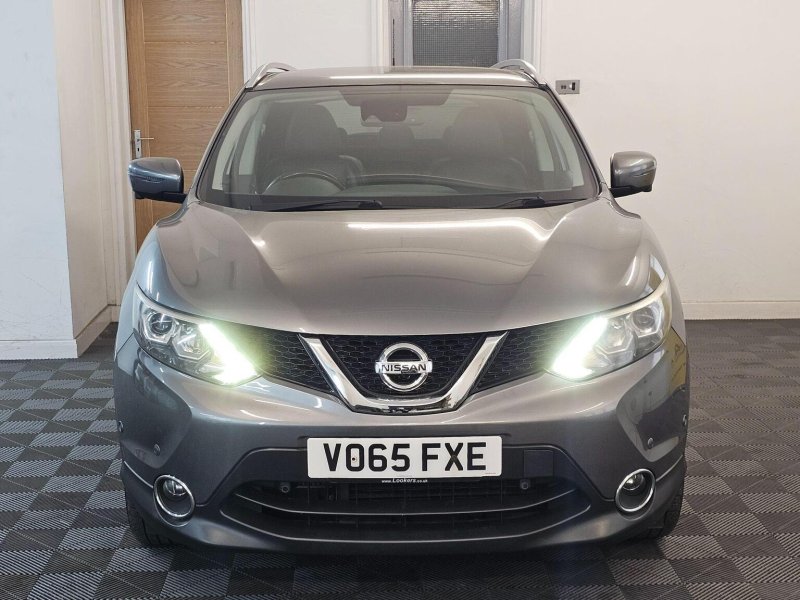 View NISSAN QASHQAI 1.6 dCi Tekna 2WD Euro 6 (s/s) 5dr