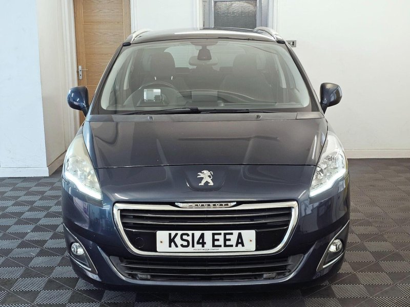 View PEUGEOT 5008 2.0 HDi Allure Auto Euro 5 5dr