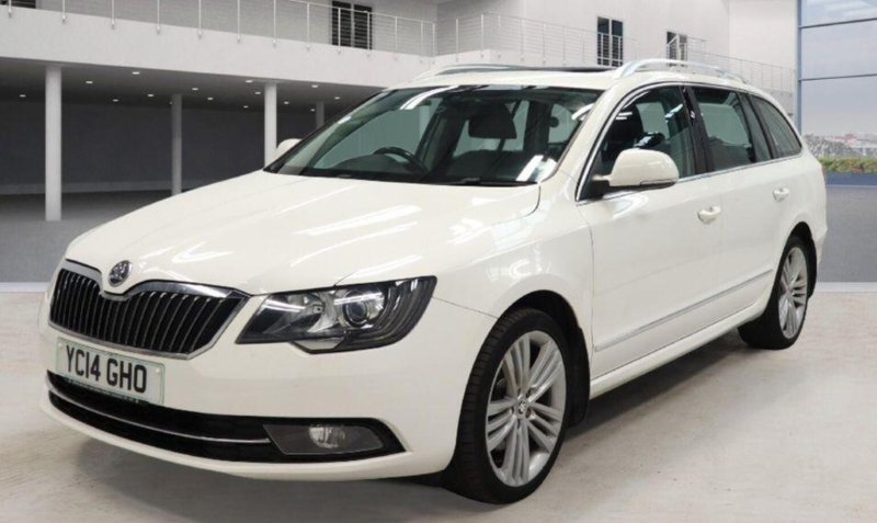 View SKODA SUPERB 2.0 TDI Elegance DSG Euro 5 (s/s) 5dr