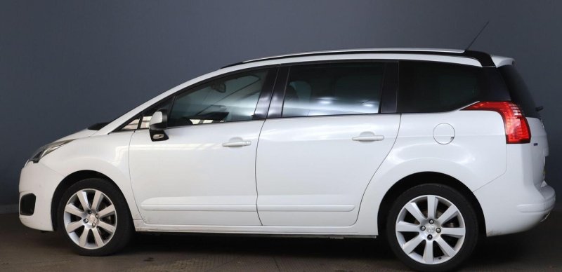View PEUGEOT 5008 1.6 BlueHDi Allure Euro 6 (s/s) 5dr